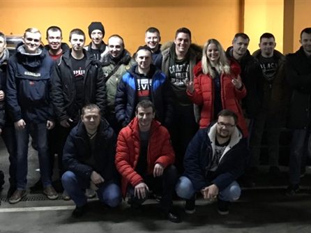 Рядом была сходка союза пыжеводов... там было человек 25)