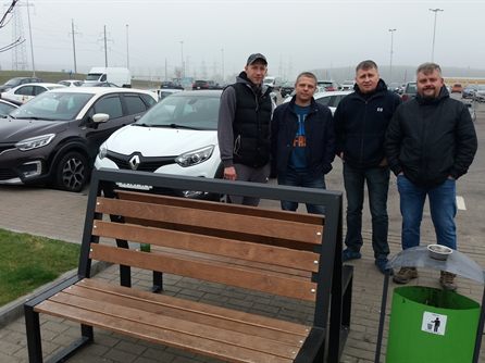 Сделали парочку памятных снимков. Раз...